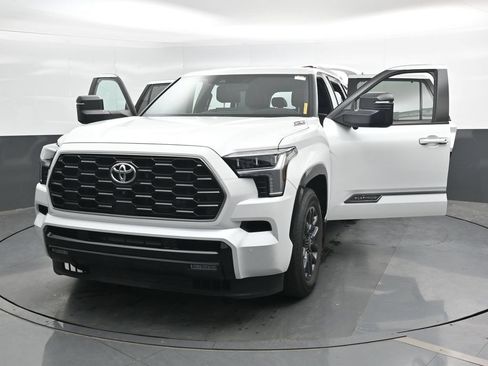 Used 2025 Toyota Sequoia Platinum AWD/4WD image 48