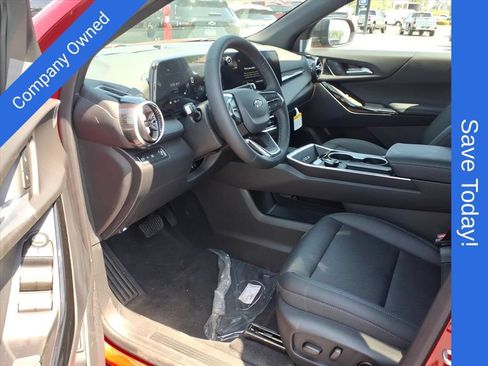 New 2026 Chevrolet Equinox LT w/ Convenience Package II FWD image 11