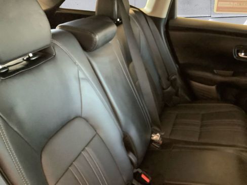 Used 2025 Honda HR-V EX-L image 16