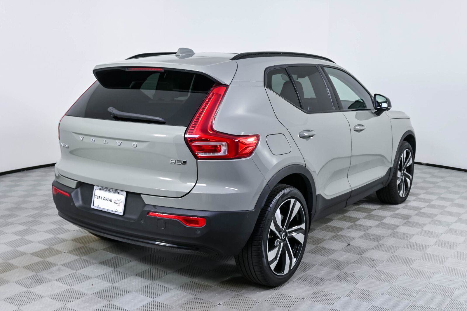 Used 2023 Volvo XC40 B5 Plus w/ Protection Package AWD/4WD image 27