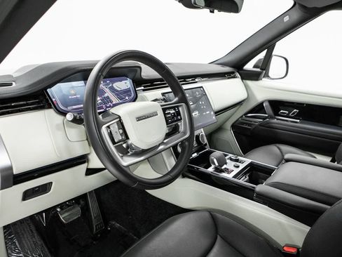 Used 2023 Land Rover Range Rover SE AWD/4WD image 4