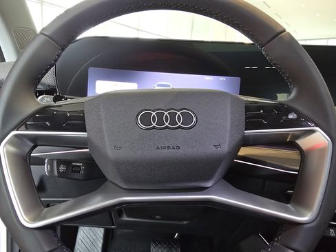 New 2026 Audi Q3 quattro 2.0T AWD/4WD image 22