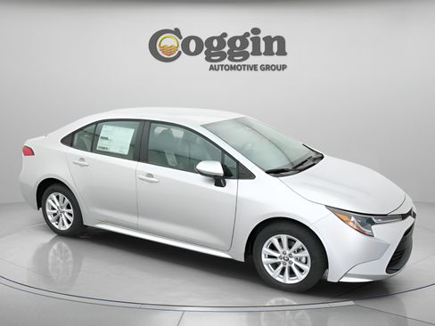 Used 2026 Toyota Corolla LE w/ LE Premium Package FWD image 23