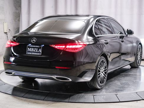 Used 2022 Mercedes-Benz C 300 Sedan image 4