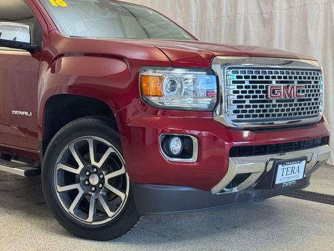 Used 2017 GMC Canyon Denali image 2