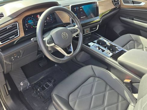 Certified 2026 Volkswagen Atlas SE w/ Panoramic Sunroof Package FWD image 11