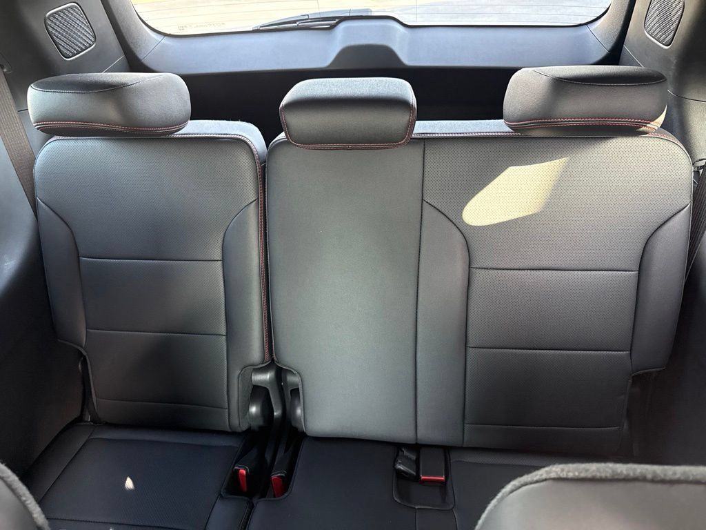 Used 2026 Chevrolet Traverse RS w/ LPO, Floor Liner Package AWD/4WD image 31