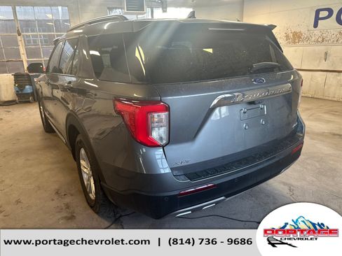 Used 2024 Ford Explorer XLT w/ Equipment Group 202A RWD image 3
