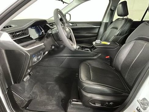 Used 2022 Jeep Grand Cherokee Limited 4xe w/ Luxury Tech Group II AWD/4WD image 12