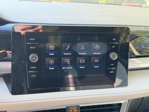 New 2025 Volkswagen Taos SEL image 28