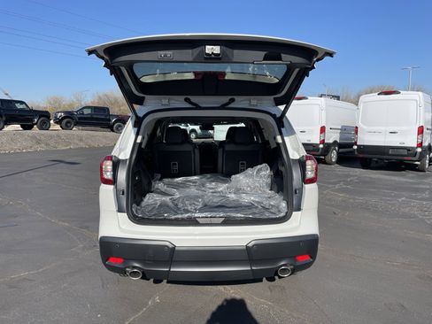 New 2025 Subaru Ascent Bronze Edition image 5