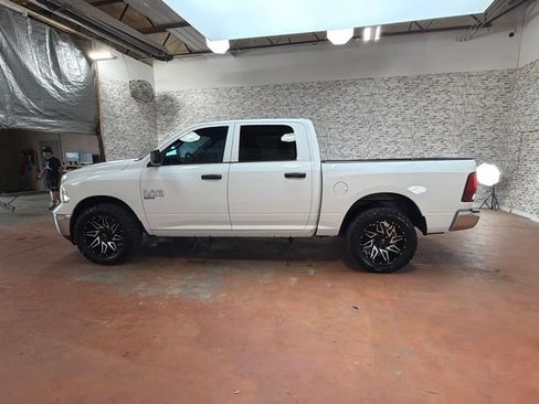 Used 2022 RAM 1500 Classic SLT AWD/4WD image 4