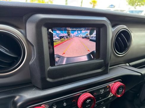 Used 2021 Jeep Gladiator Sport AWD/4WD image 22