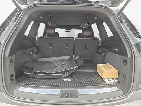 Used 2023 Cadillac XT6 Premium Luxury w/ LPO, Floor Liner Package FWD image 27
