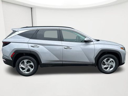 Certified 2023 Hyundai Tucson SEL w/ Winter Package AWD/4WD image 4