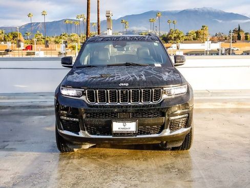 Certified 2024 Jeep Grand Cherokee L Limited w/ Luxury Tech Group II image 3