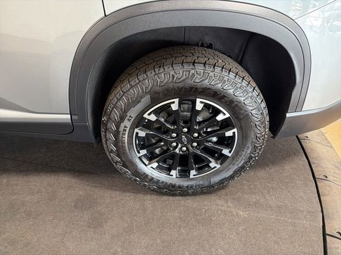 Certified 2025 Chevrolet Traverse Z71 w/ Driver Confidence Package image 36