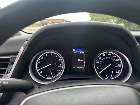 Used 2022 Toyota Camry LE FWD image 6