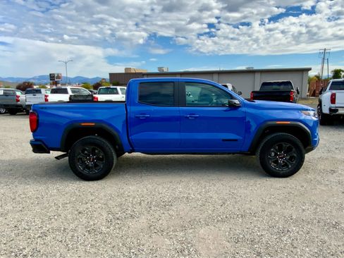 New 2025 GMC Canyon Elevation w/ Convenience Package image 6