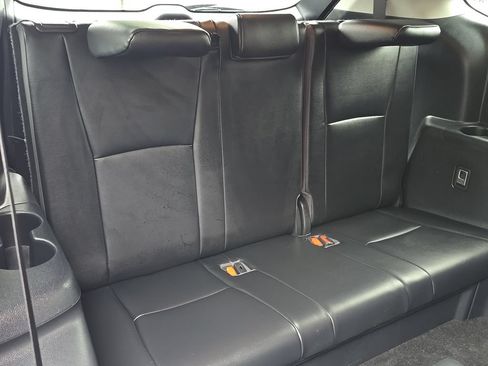 Used 2023 Toyota Highlander XLE AWD/4WD image 16