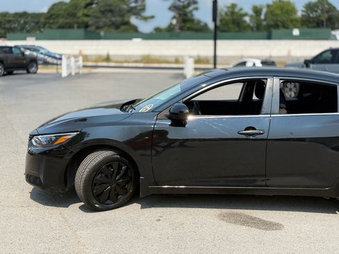 Used 2025 Nissan Sentra S FWD image 11