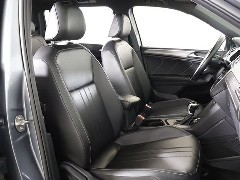 Used 2023 Volkswagen Tiguan SE R-Line image 33