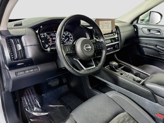Used 2022 Nissan Pathfinder SV w/ SV Premium Package AWD/4WD image 23