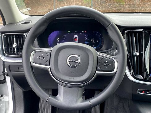 Used 2024 Volvo S60 B5 Core image 13