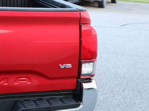 Used 2021 Toyota Tacoma SR5 RWD image 7
