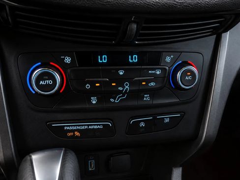 Used 2017 Ford Escape SE FWD image 6