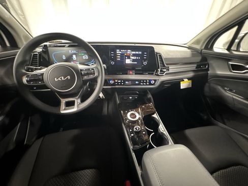 Certified 2025 Kia Sportage LX image 12