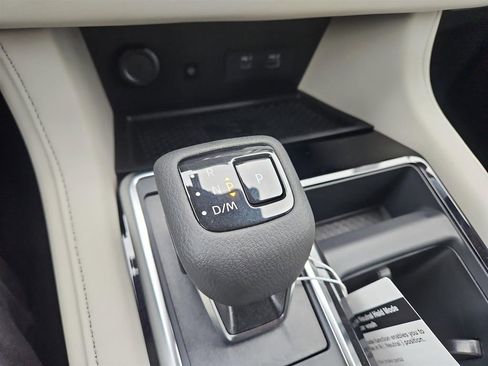 New 2025 Nissan Pathfinder SL w/ Black Appearance Package image 19