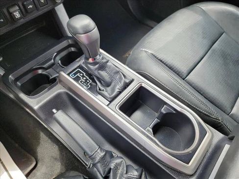 Used 2022 Toyota Tacoma Limited RWD image 22