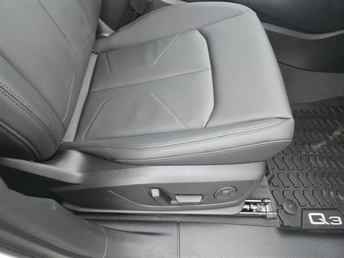 New 2025 Audi Q3 2.0T Premium image 16
