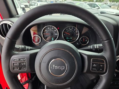 Used 2018 Jeep Wrangler Unlimited Sahara w/ Connectivity Group AWD/4WD image 29