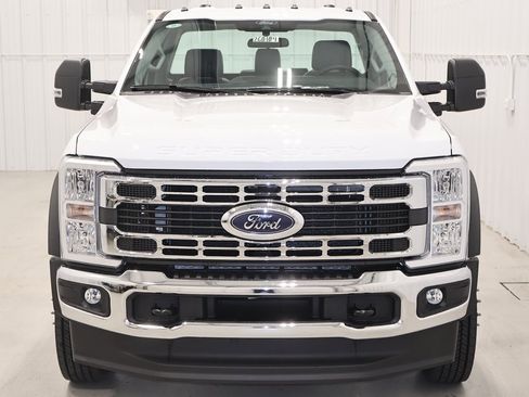 New 2026 Ford F550 4x4 Regular Cab Super Duty image 3