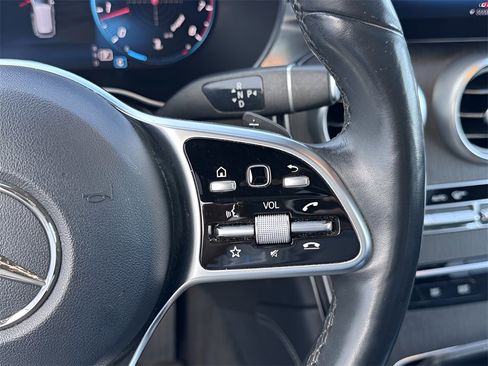 Used 2021 Mercedes-Benz GLC 300 GLC 300 image 17