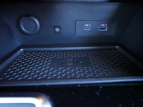 Used 2024 Nissan Pathfinder SL w/ Black Appearance Package image 28