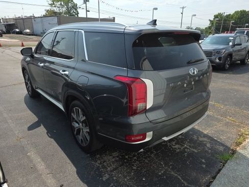 Used 2022 Hyundai Palisade SEL w/ Premium Package FWD image 3