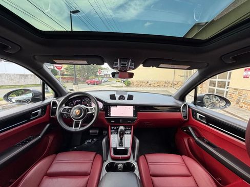 Used 2022 Porsche Cayenne S Platinum AWD/4WD image 20