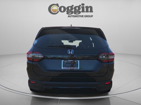 New 2026 Honda Pilot Sport image 5