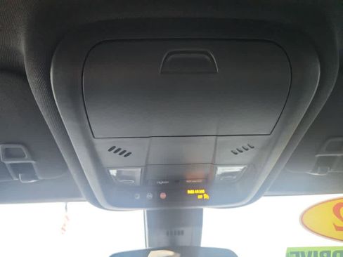 Used 2022 Chevrolet Equinox RS image 34