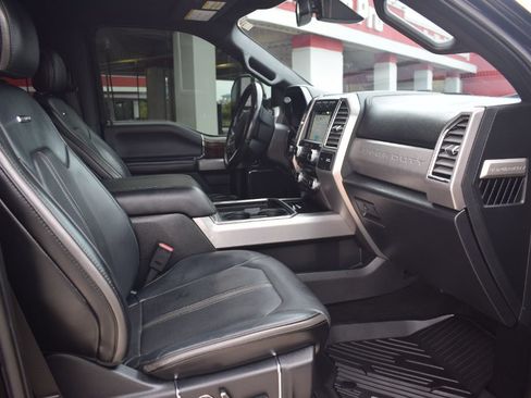 Used 2017 Ford F250 Platinum w/ Platinum Ultimate Package AWD/4WD image 15