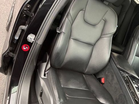 Used 2018 Volvo XC60 T5 Momentum w/ Vision Package AWD/4WD image 22