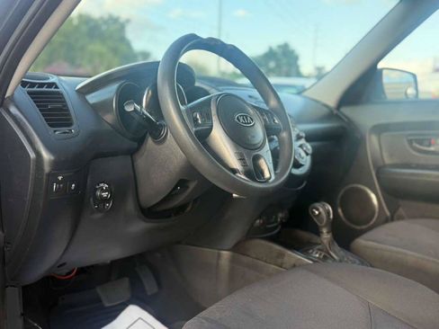 Used 2011 Kia Soul + w/ Audio Pkg FWD image 12