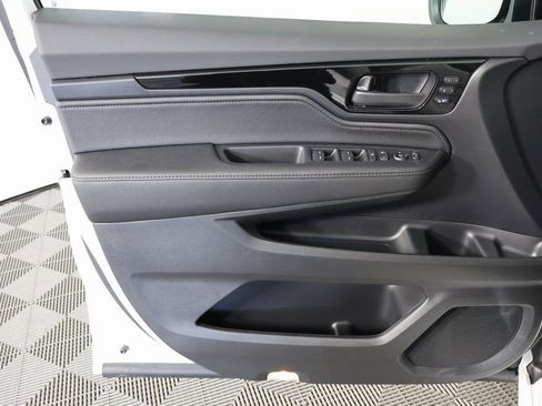 New 2026 Honda Odyssey Touring image 7