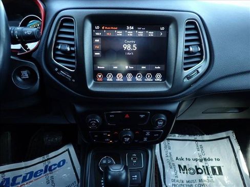 Used 2018 Jeep Compass Trailhawk AWD/4WD image 14