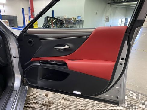 Used 2022 Lexus ES 300h F Sport image 45