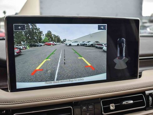 Used 2022 Lincoln Nautilus Reserve w/ Luxury Package image 20