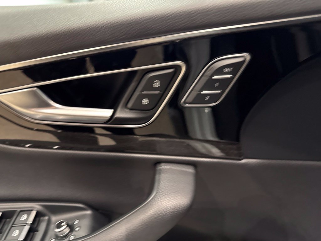 Used 2018 Audi Q7 3.0T Prestige AWD/4WD image 26